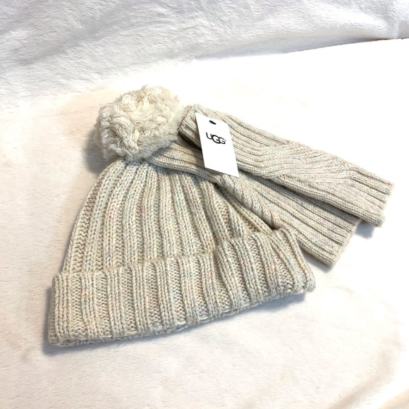 UGG Metallic Cream Knit Hat and Glove Set! - Picture 8 of 13